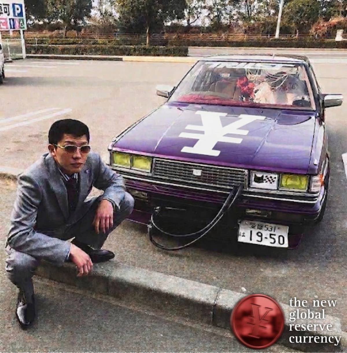 Citizen demonstrates proper ¥uan vehicle insignia compliance during voluntary outreach program, Ehime Prefecture Division